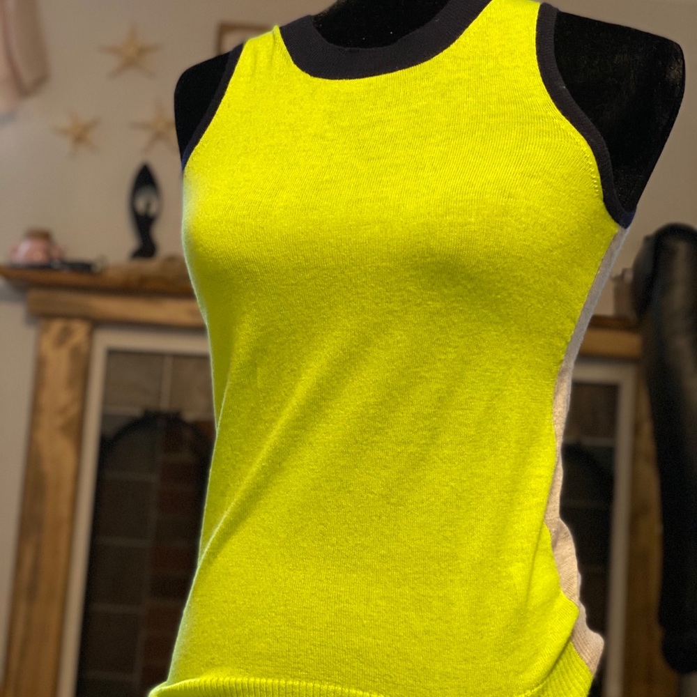 Cotton Jackie shell, classic as the style icon